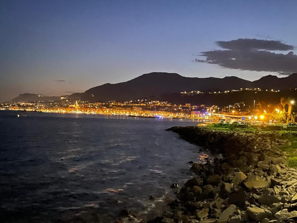 Menton Centre Vue Imprenable Sur Mer Et Jardin Bioves Dış mekan fotoğraf